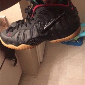 Gucci foams great condition!!